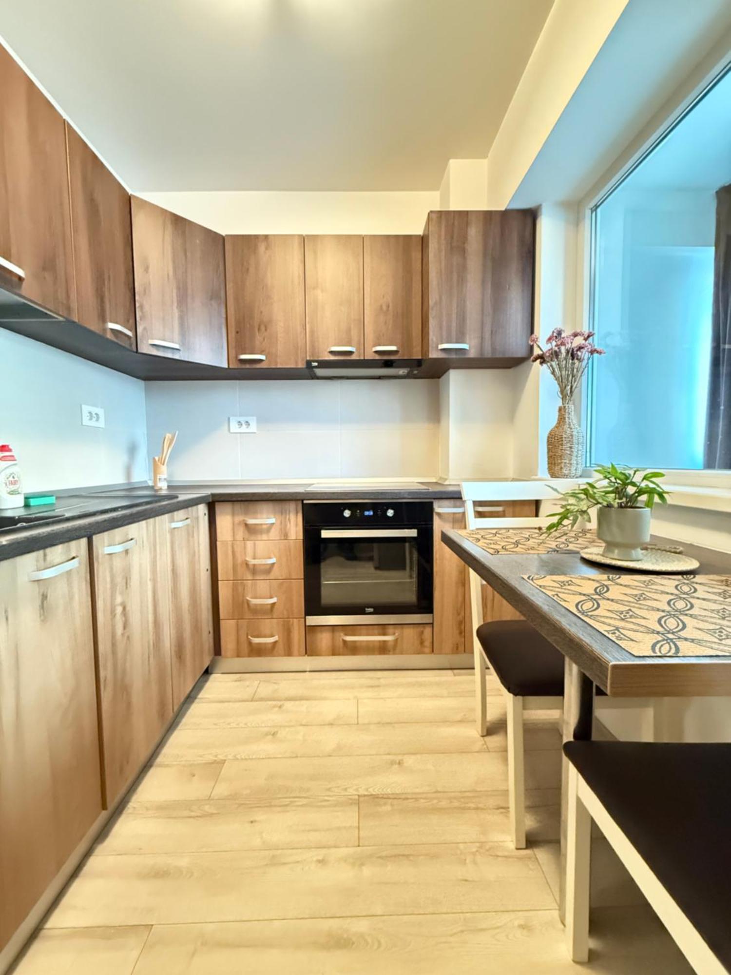 Smart Stay Studio With Free Parking Iasi Exterior photo
