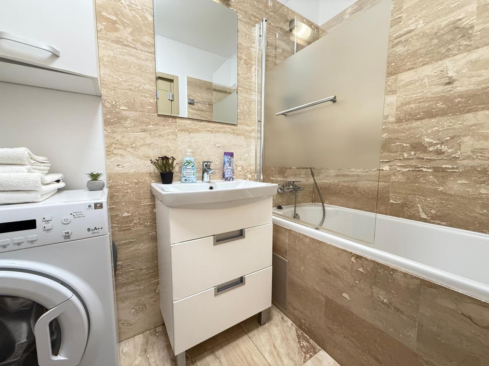 Smart Stay Studio With Free Parking Iasi Exterior photo